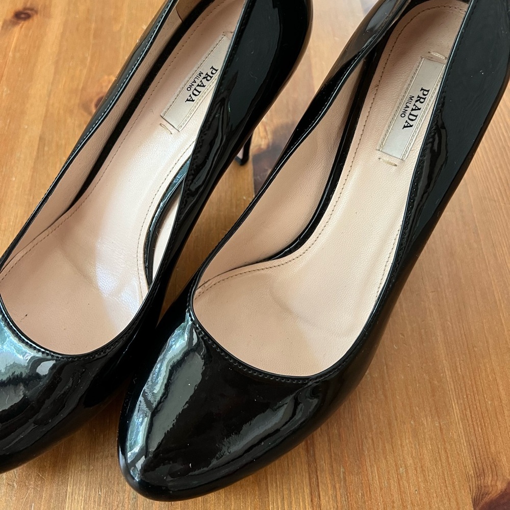 Prada Patent Leather Pumps 38